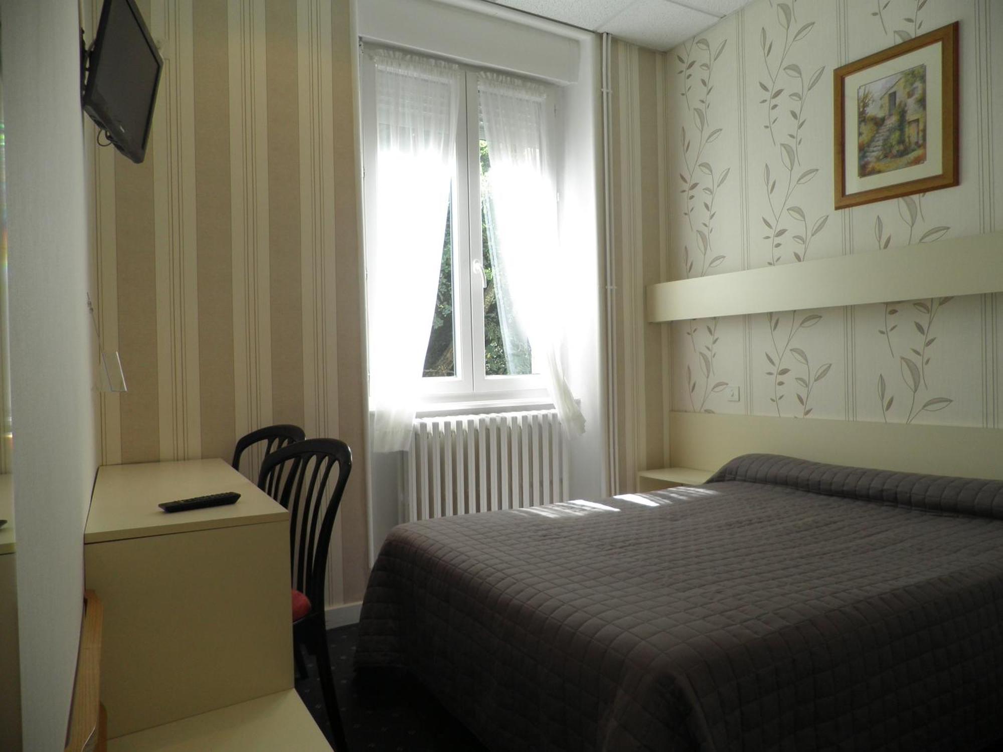 Hotel Saint Jean Vals-les-Bains Phòng bức ảnh