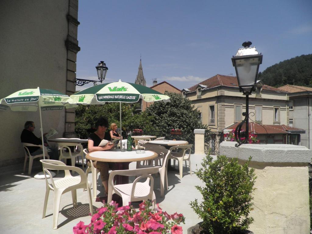 Hotel Saint Jean Vals-les-Bains Ngoại thất bức ảnh