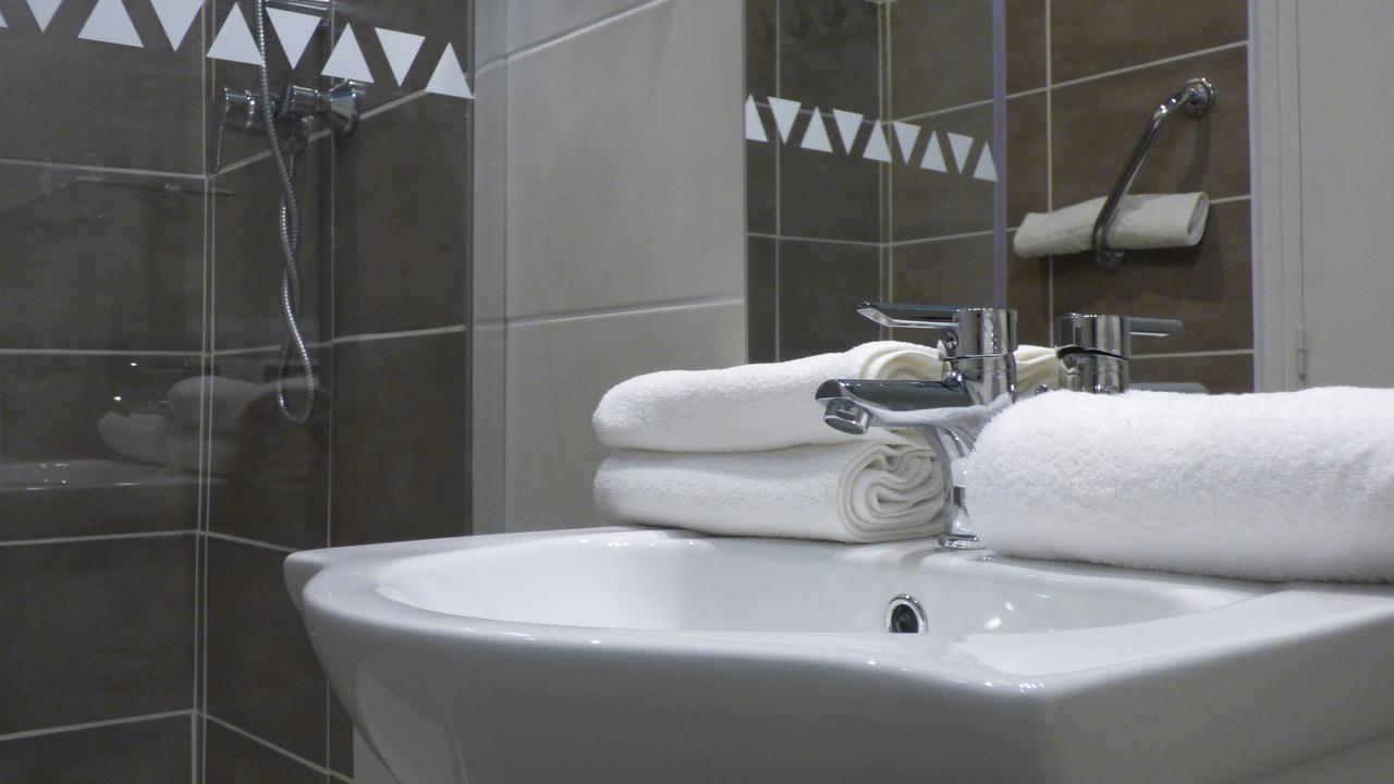 Hotel Saint Jean Vals-les-Bains Ngoại thất bức ảnh